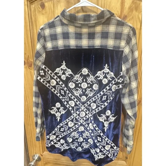 Hannah Plaid Button Up Shirt Navy Blue Check Embroidered Velvet Back Women's L - Picture 1 of 5